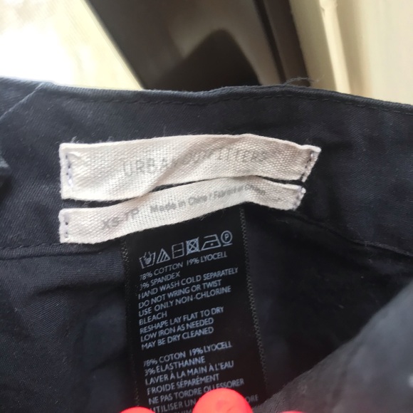 Black backless crop top with tie in the back - Picture 5 of 5